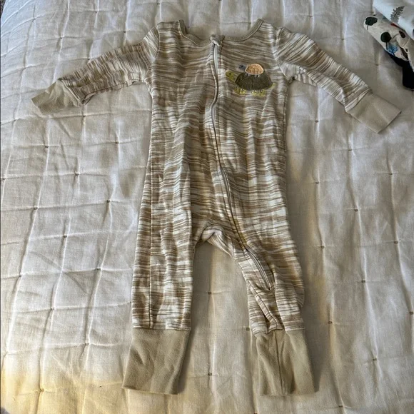 8 piece 6-9mo. Cozy Baby Boy Clothes (029) - Picture 16 of 16
